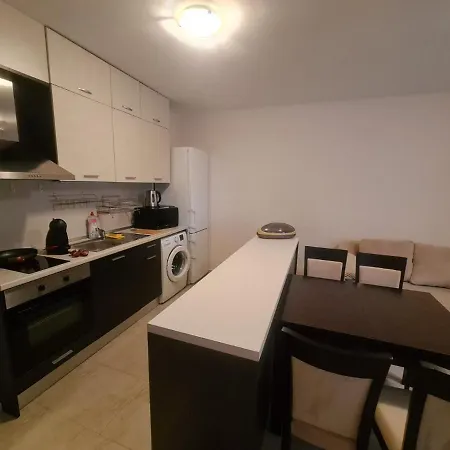 Modern 1br With Sea View & Pool Included With Parking Space Apartman
