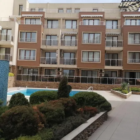 Apartment Modern 1br With Sea View & Pool Included With Parking Space Sosopol