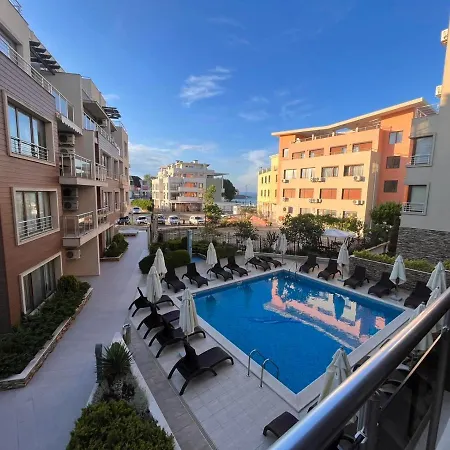 Apartment Modern 1br With Sea View & Pool Included With Parking Space